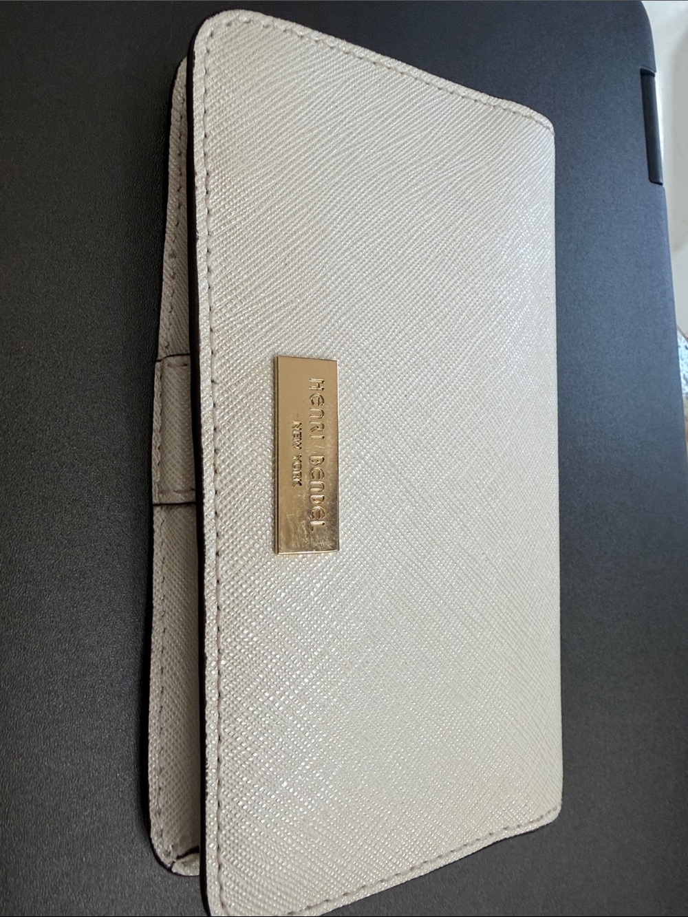 Authentic Henri Bendel Ivory Saffiano Fold Wallet with Gold Plaque - Picture 8 of 9